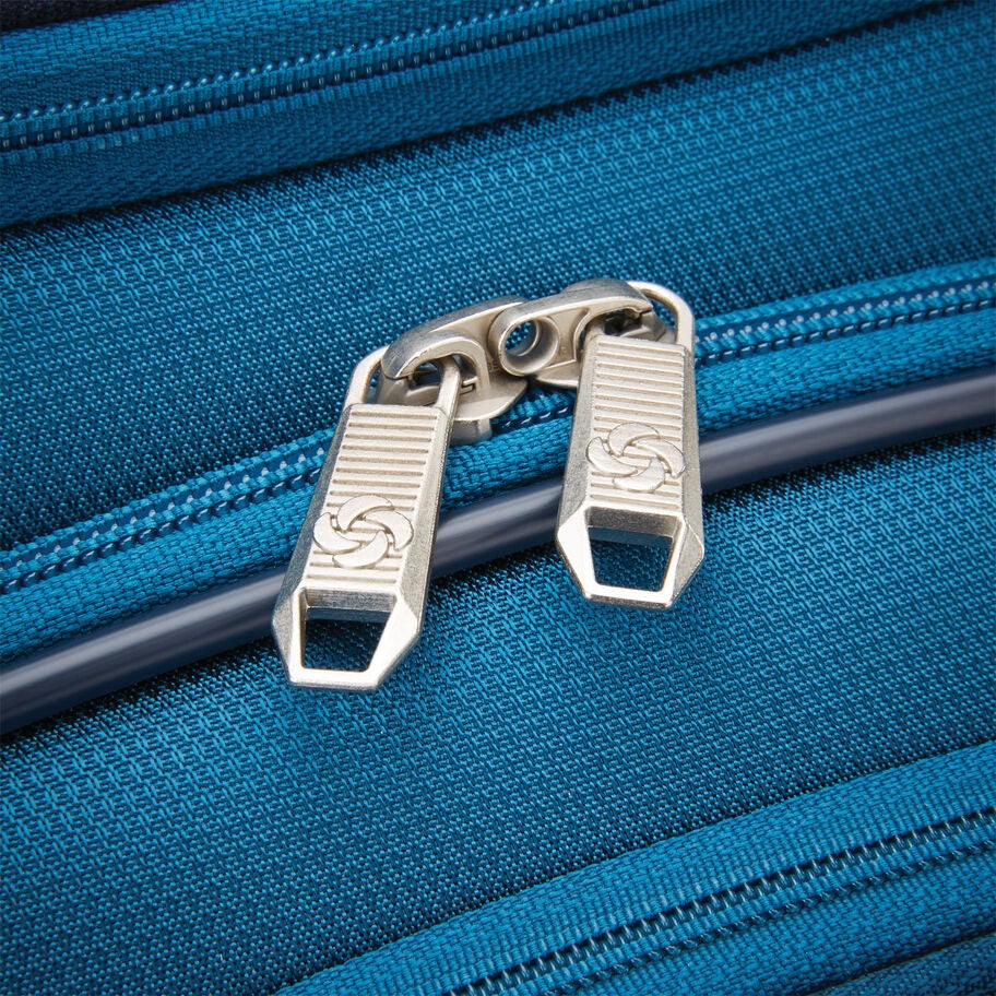 Advance&trade; Eco 22 x 14 x 9 Carry-On Spinner in the color Pacific Blue/Navy. image number 7